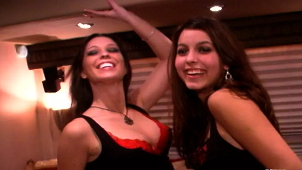 двойная брюнетка!