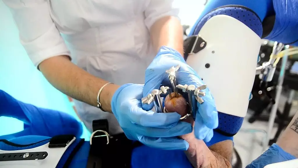 любовница одетта и новенькая зондируют и слышат пациента