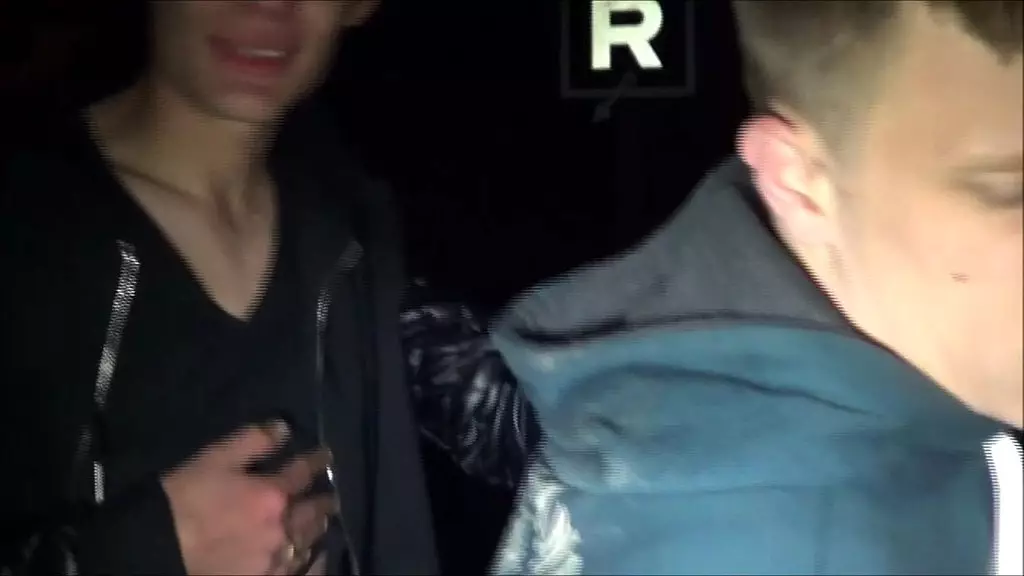 3 1737 Жюльен трахается с Тибо