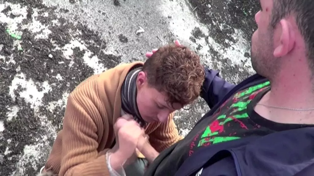 3 1932 фембой трахается с молодым натуралом любопытно