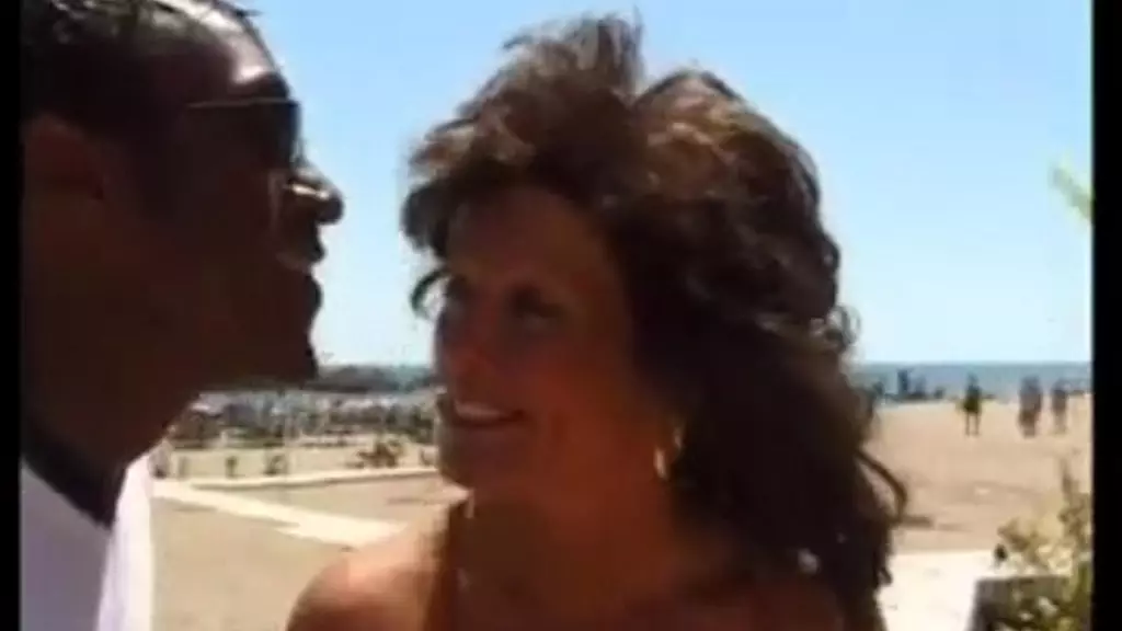 Катрина сидит на массивном черном межрасовом члене для оргазма и камшота на лицо