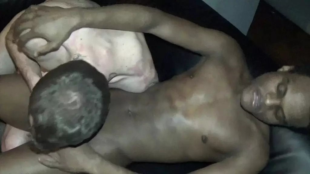 3 2024 Черная шлюха трахается с Гийомом Уэйном