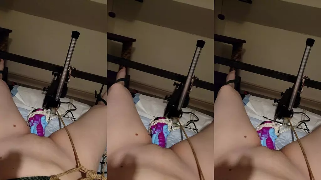 развлечение с скользкой машиной для траха